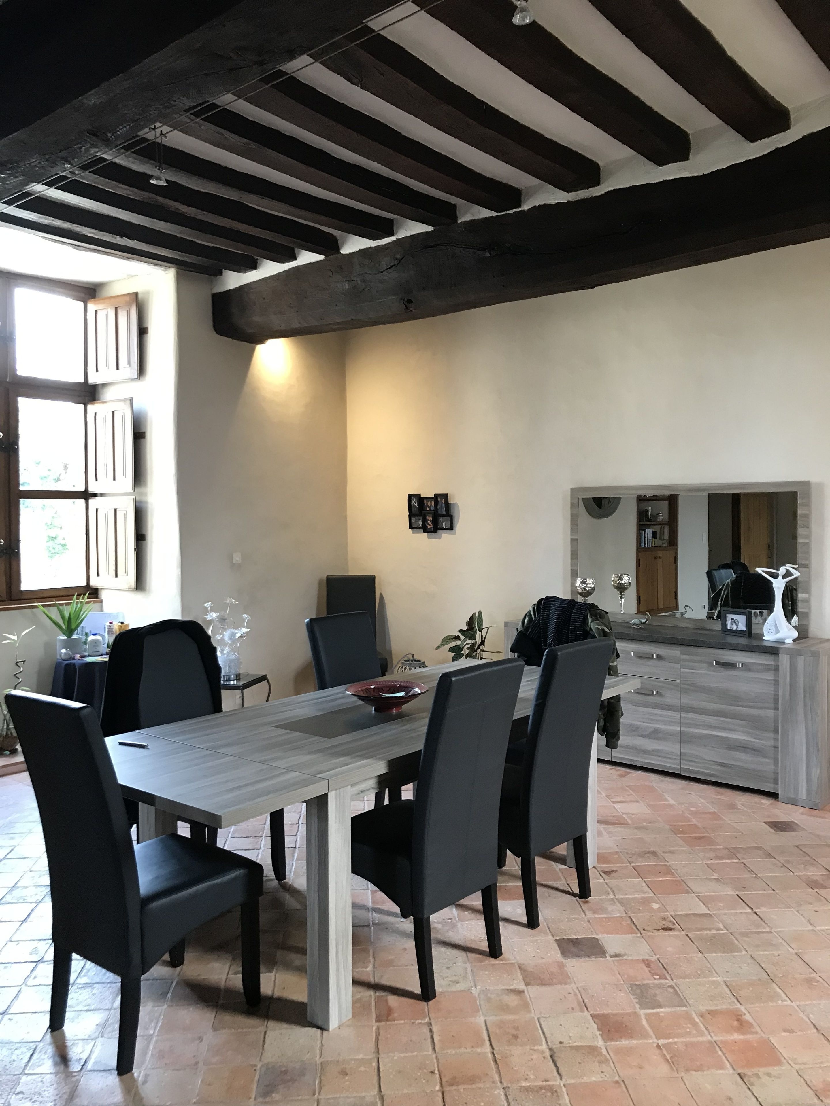 Café da manhã com buffet todos os dias (EUR 10 por pessoa) 