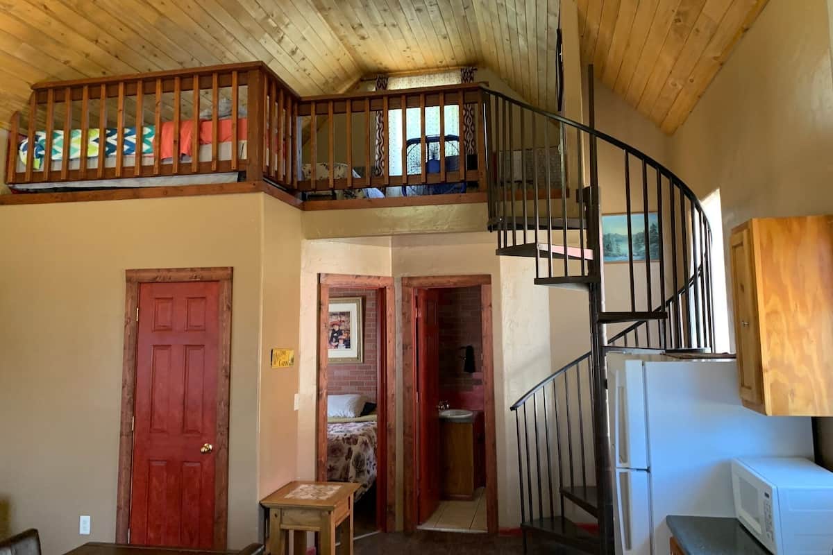 Classic Cabin, Multiple Beds (Cabin 6) | In-room dining
