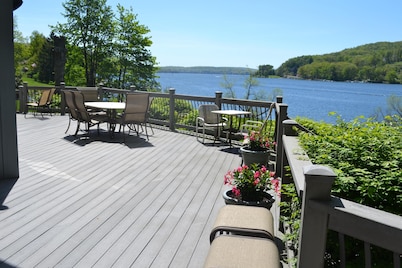Luxury Lakefront 5BR - Hot Tub + Dock + Firepit - 3 Master Suites - Near Wisp