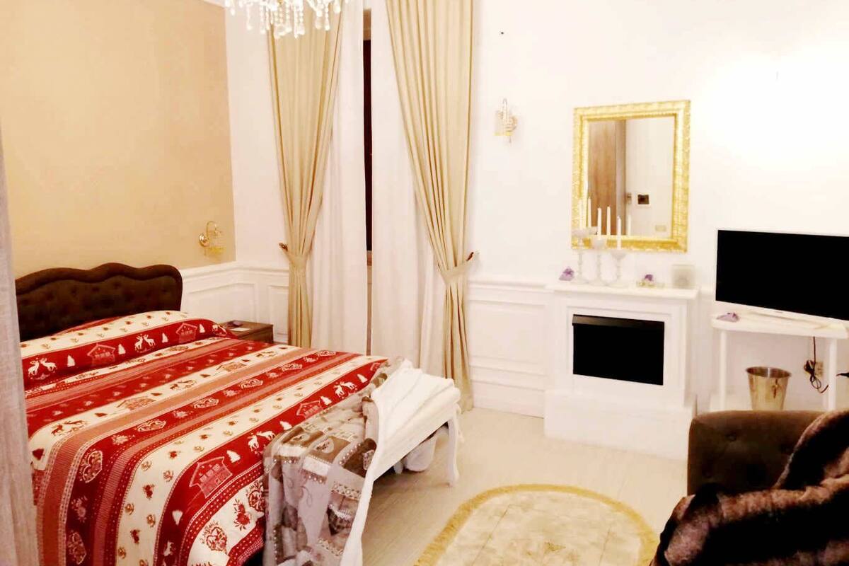 Soundproofing, free WiFi, bed sheets