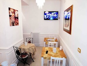 Free daily local cuisine breakfast