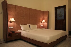 8 habitaciones, escritorio, wifi gratis y ropa de cama 