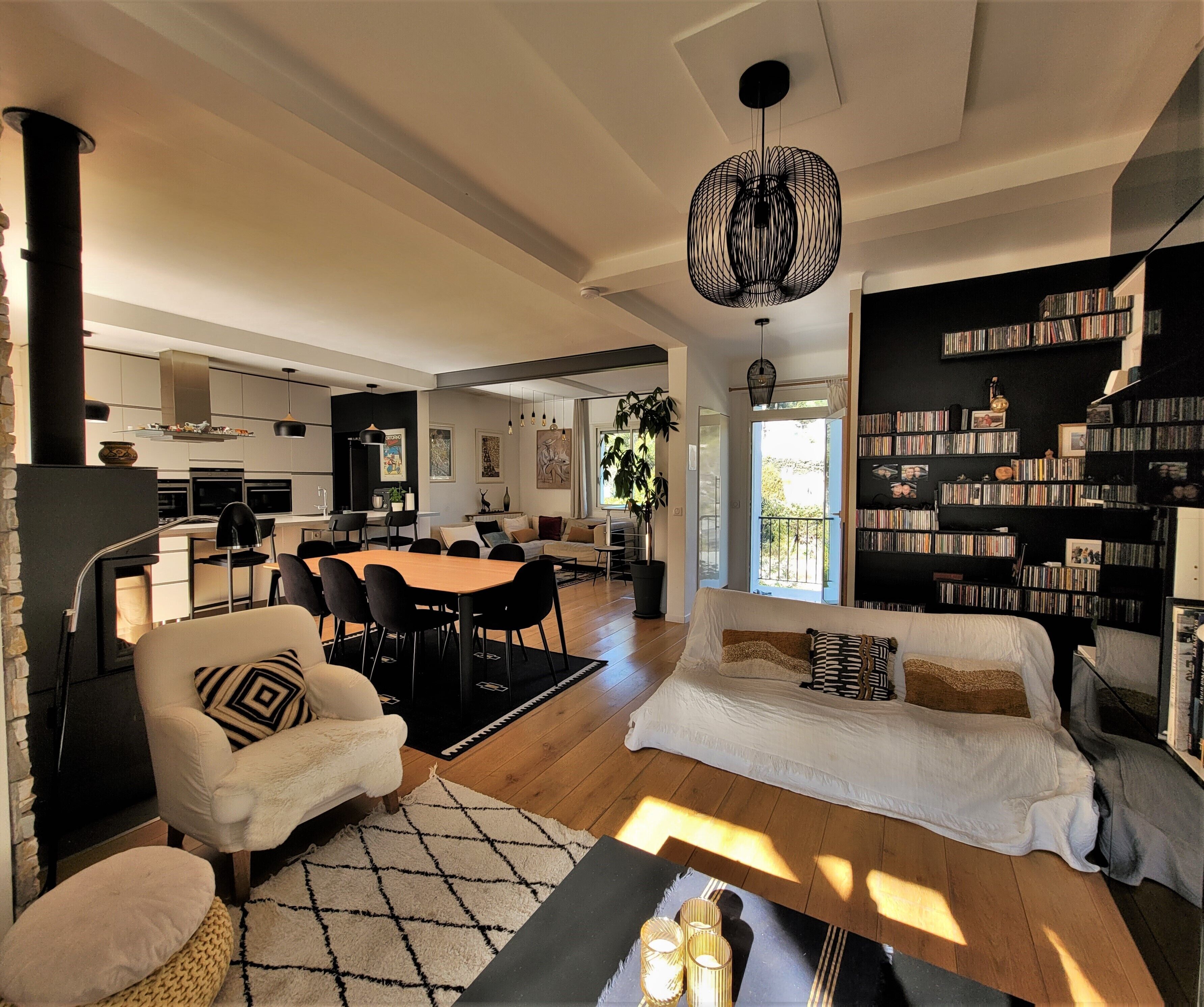 Smart TV, fireplace, video games, DVD player