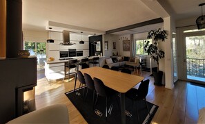Dining - Large Mediterranean villa, quiet location, large private pool, near Cassis (Carnoux-en-Provence)