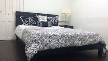 Iron/ironing board, free WiFi, bed sheets