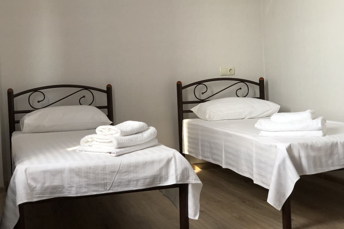 Triple Room | Soundproofing, free WiFi, bed sheets