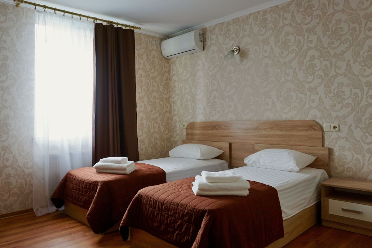 Comfort Double or Twin Room, 1 Double or 2 Twin Beds, Non Smoking | Soundproofing, free WiFi, bed sheets