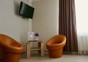 Deluxe kamer, 1 tweepersoonsbed, niet-roken | Geluiddichte muren, gratis wifi, beddengoed