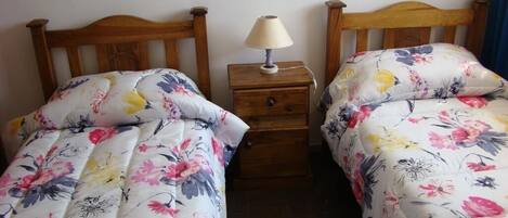 3 quartos, ferros/tábuas de passar roupa, Wi-Fi, roupa de cama