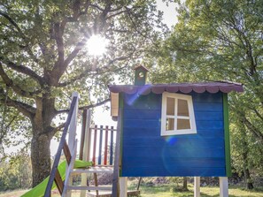 Children’s area - Stunning private villa for 6 guests with WIFI, A/C, TV, terrace and pets allowed (Pazin)