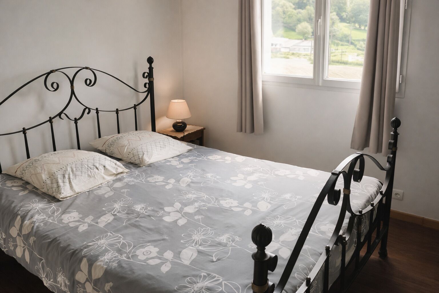 4 bedrooms, iron/ironing board, WiFi, wheelchair access
