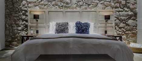 Luxury Oda, 1 En Büyük (King) Boy Yatak | Kaliteli yatak takımı, kuştüyü yorgan, odada kasa