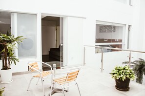 Appartement, 1 lit double et 1 canapé-lit, non-fumeurs | Salle de bain | Douche, serviettes fournies