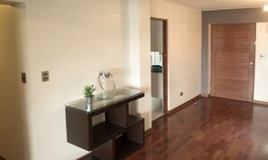Apartment, 3 Bedrooms, Non Smoking | 3 bedrooms, individually decorated, individually furnished