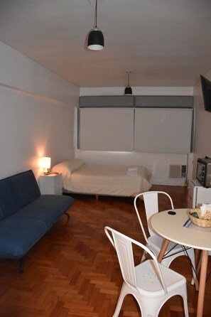 Studio, 1 Double Bed with Sofa bed | In-room safe, free WiFi, bed sheets - Apartamentos MDZ (Mendoza)