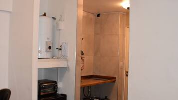 Brankas, Wi-Fi gratis, dan seprai linen