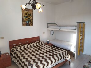 1 bedroom - Third floor mountain side-VADA(LI) 500 m from the sea cozy one bedroom apartment (Vada)