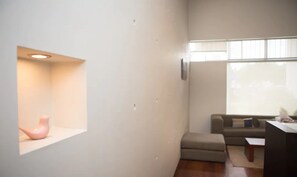 Apartment, 1 Queen Bed, Non Smoking | 1 bedroom, individually decorated, individually furnished