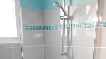 Bathtub, hair dryer