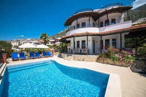 Piscina all'aperto