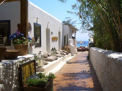 Luxury Townhouse in Mykonos steps from the Beach