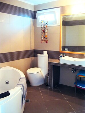 Bathroom - Villa Eutopia ,Total Privacy ,Large Heated Pool and Garden with VIEW (Aigio)