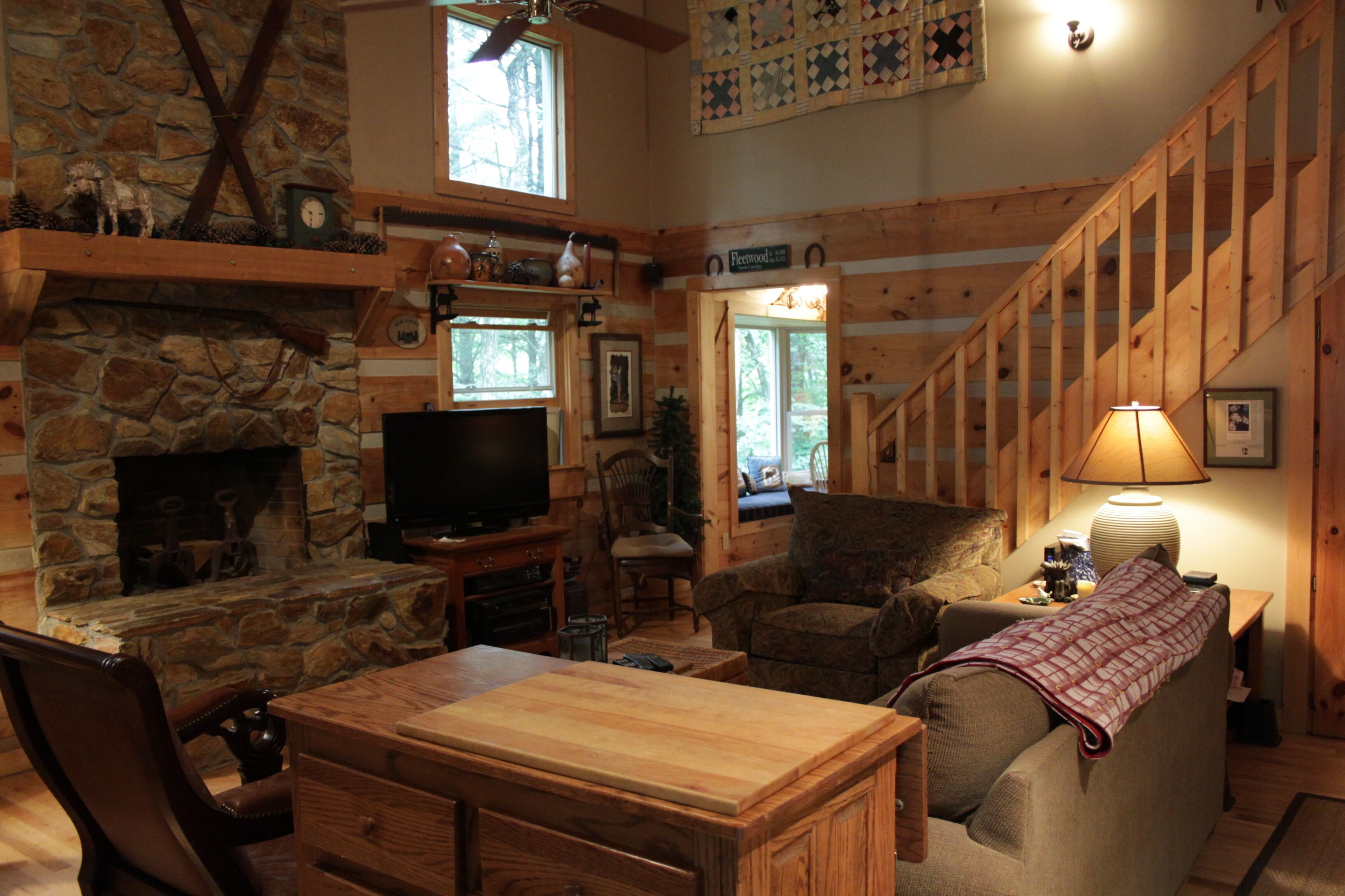 Cabin on 6.5 Private acres; 20 min to Blowing Rock/W Jefferson,Boone