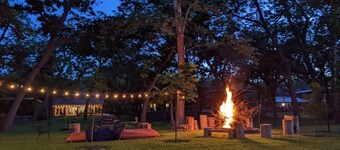 Waterfront rental, park-like setting, 2 Kayaks, fishing boat