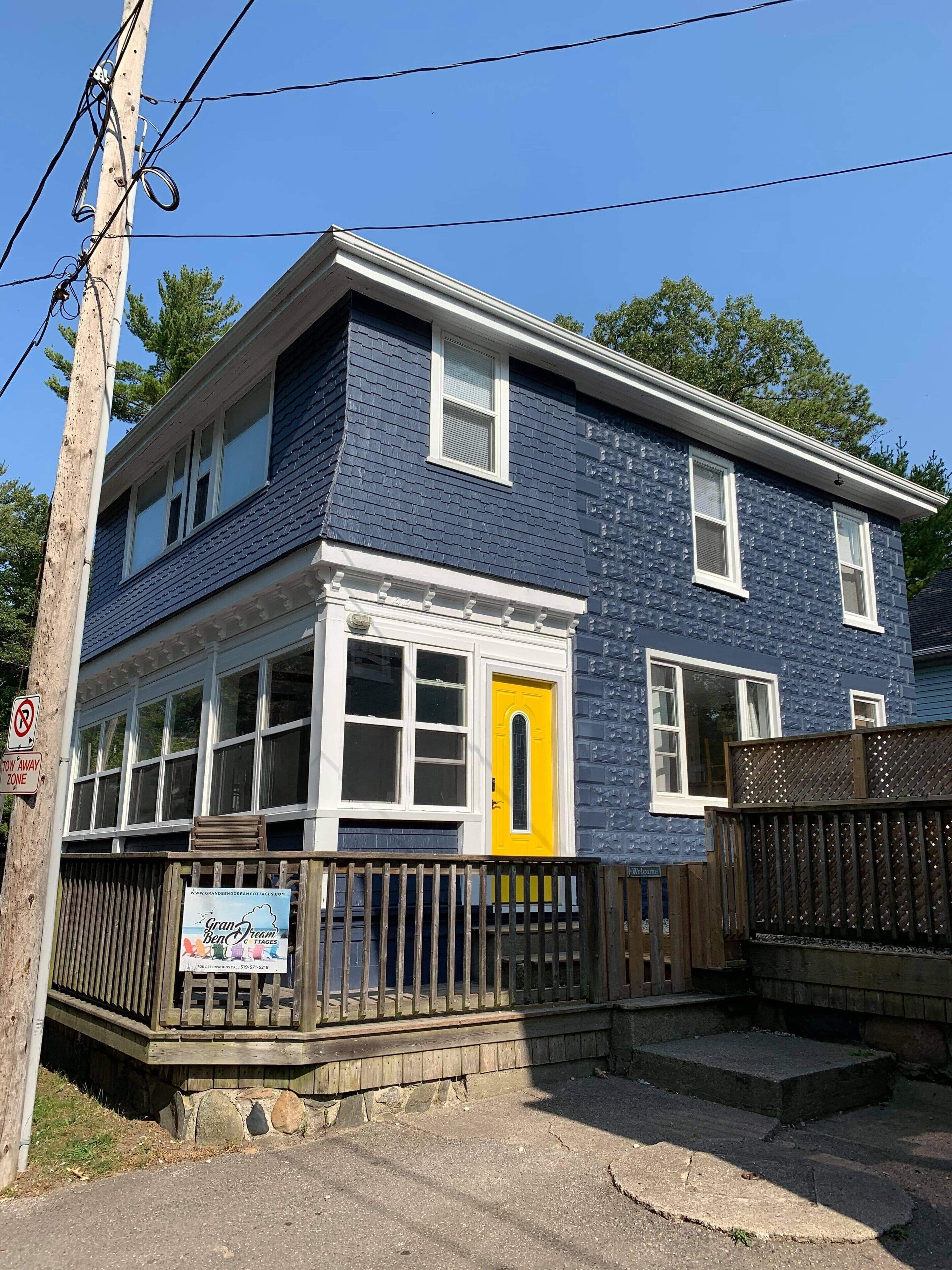 Steps to strip beach!! September sun to Friday $800 weekend $900 full week $1500