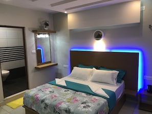 9 bedrooms, desk, iron/ironing board, free WiFi