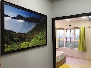 9 bedrooms, desk, iron/ironing board, free WiFi