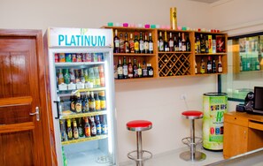 2 bars/lounges - Hotel Platinum (Kinshasa)