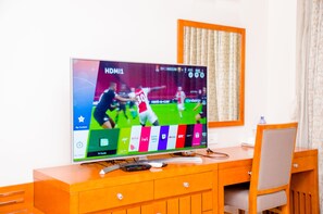 Standard Double Room, City View | Minibar, in-room safe, desk, blackout curtains - Hotel Platinum (Kinshasa)