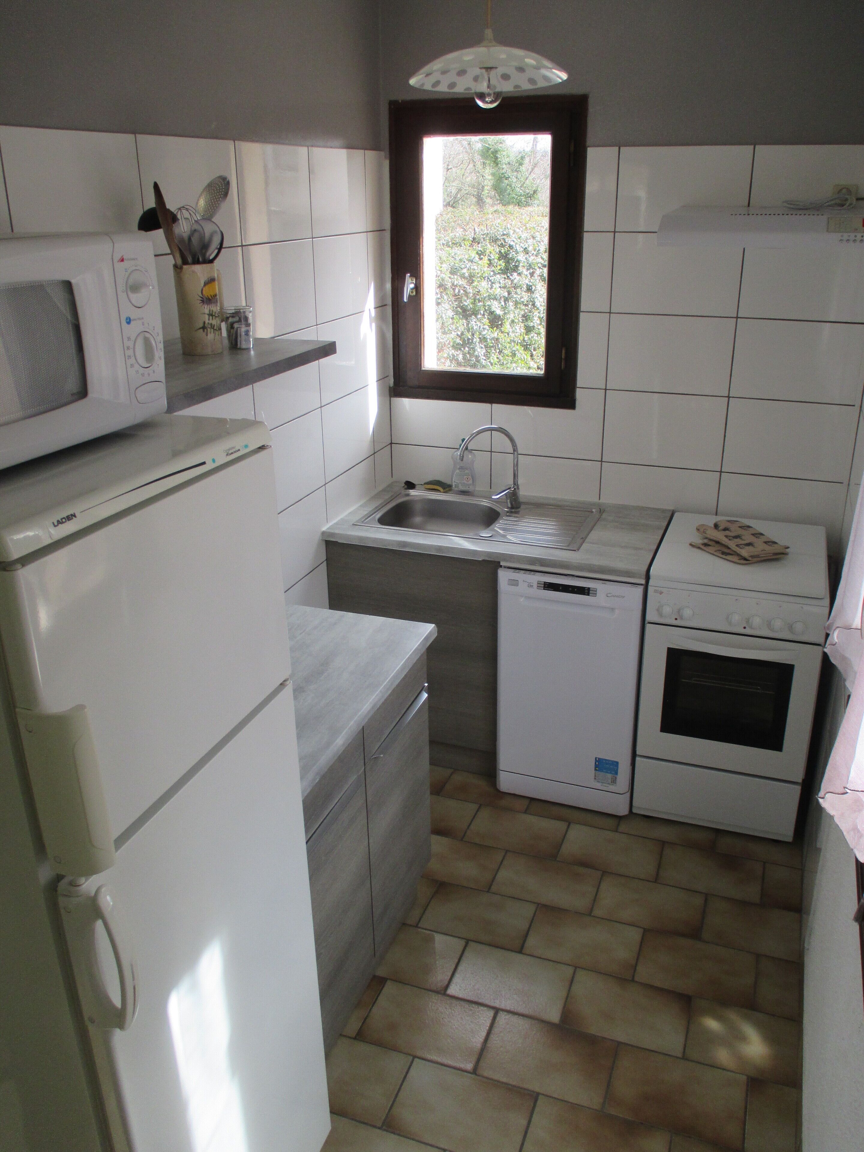 In Balazuc (classified village): 4 p gite + swimming pool and river!