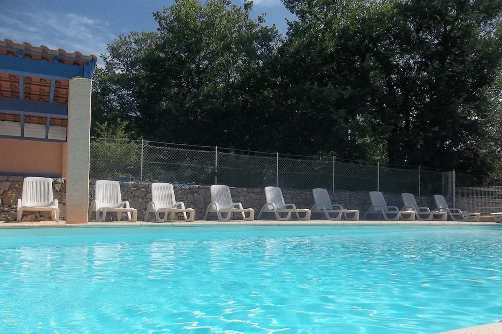 In Balazuc (classified village): 4 p gite + swimming pool and river!