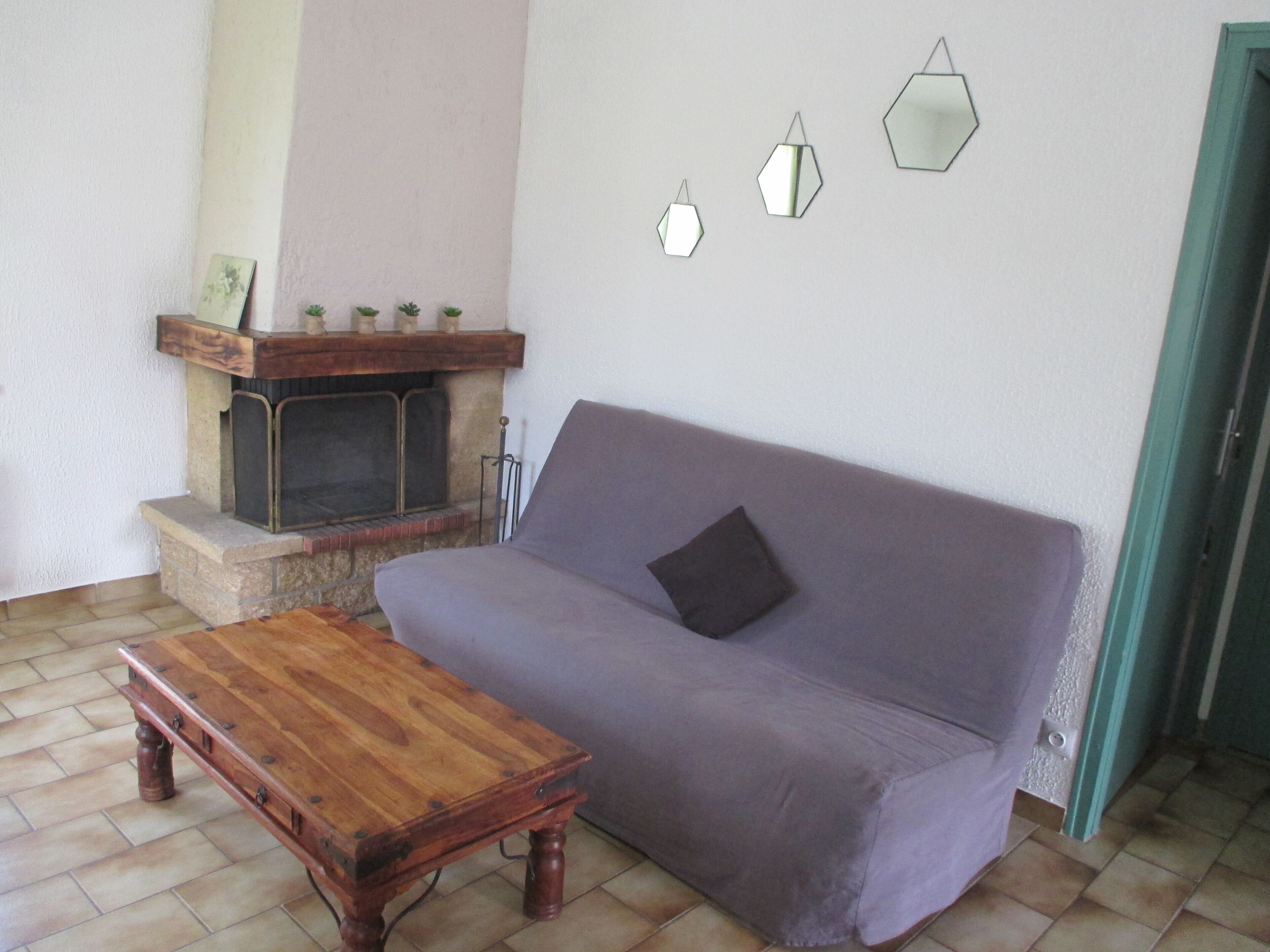 In Balazuc (classified village): 4 p gite + swimming pool and river!