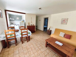 TV, table tennis, books - In Balazuc (listed village): gite 4 p + swimming pool and river! (Balazuc)