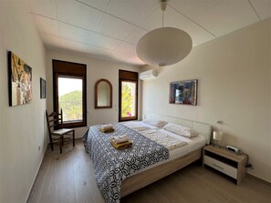 4 chambres, fer et planche à repasser, Wi-Fi gratuit