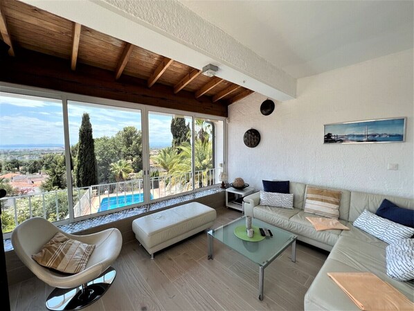 TV, fireplace - Holiday house - privatpool + glass fiber, views + aircondition, Wallbox (3,7kW) (El Mas Fumats)