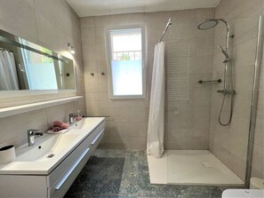 Douche, papier toilette