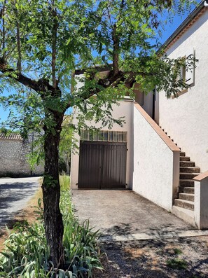 Exterior - Comfortable apartment in Balazuc vacation village, with shared pool. (Balazuc)