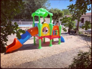 Children’s area - Comfortable apartment in Balazuc vacation village, with shared pool. (Balazuc)