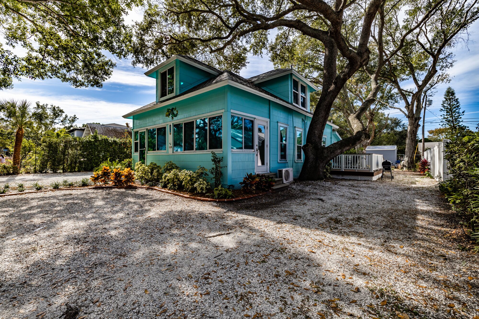 GECKO COVE ART DISTRICT - PET FRIENDLY