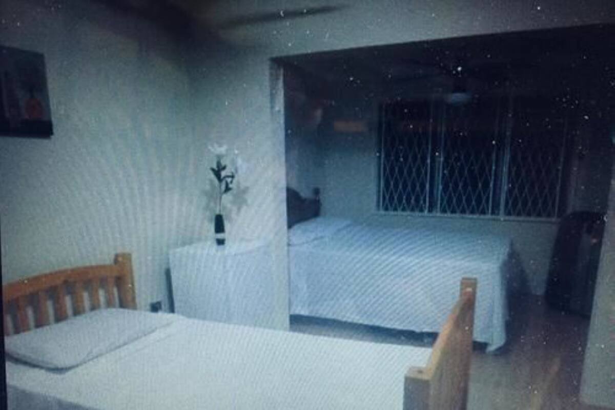 Minibar, iron/ironing board, free WiFi, bed sheets