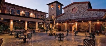 Romantic Wine Country Retreat with Hot Tub