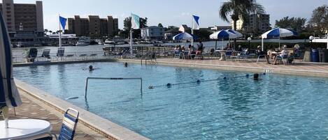 Udendørs pool, opvarmet pool