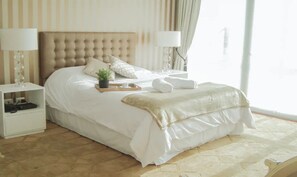 Leilighet, 1 queensize-seng, ikke-røyk | 1 soverom, individuelt dekorert, individuelt innredet og skrivebord