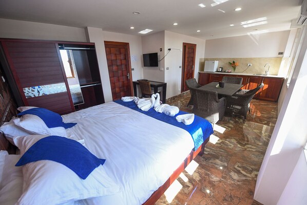 Down comforters, in-room safe, blackout drapes, soundproofing