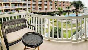 Property grounds - Amazing Views Victorian 1 Bedroom 1 Bath Condo with Pool and Ocean View (Galveston)