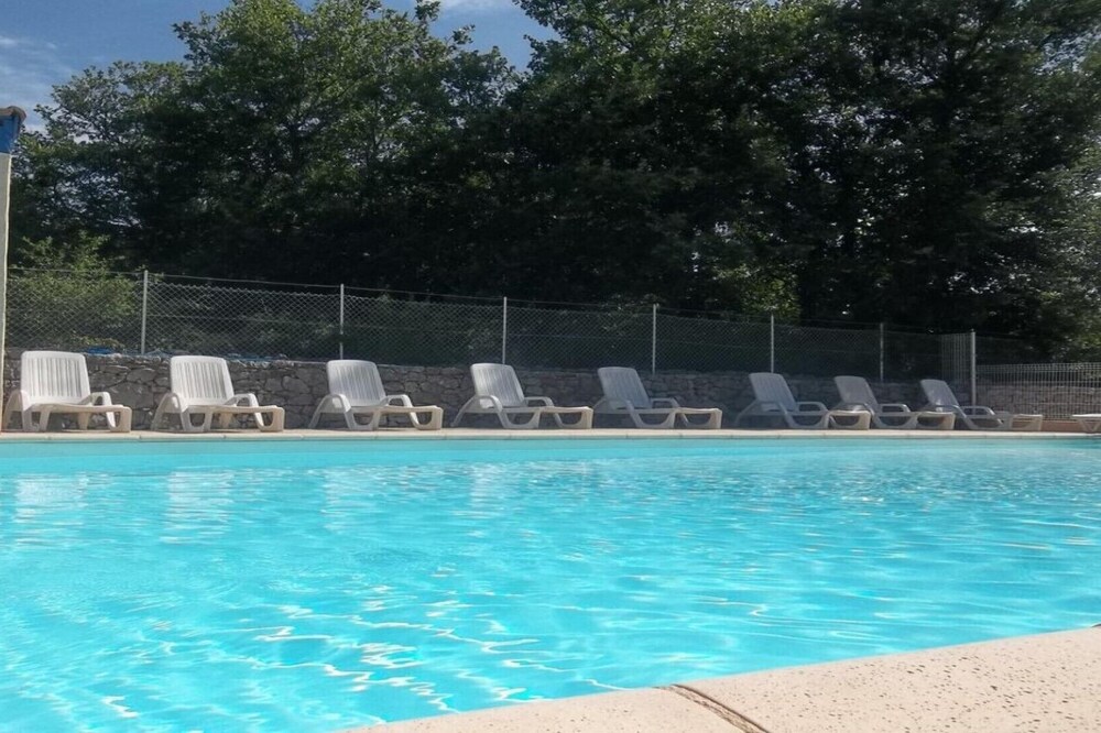 In Balazuc (classified village): 4 p gite + swimming pool and river!